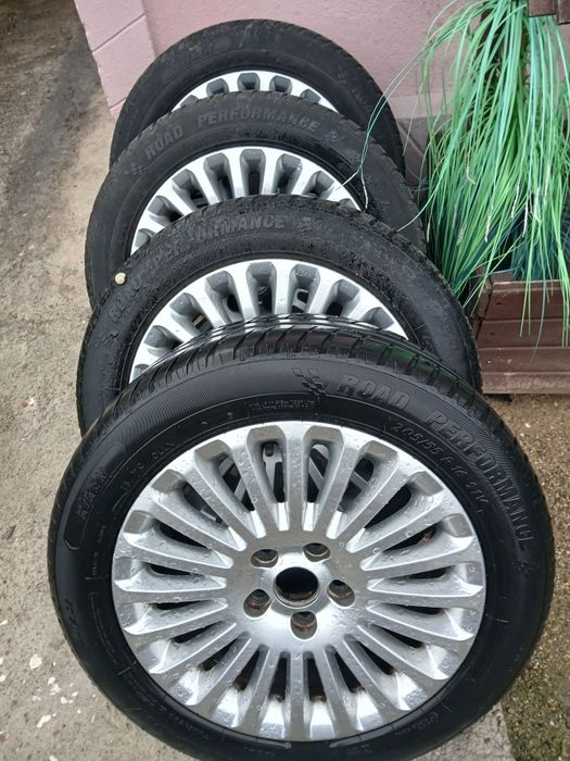 Jante Ford Focus plus anvelope vara aproape noi!