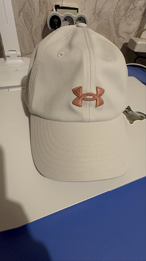 Чисто нова шапка Under Armour.