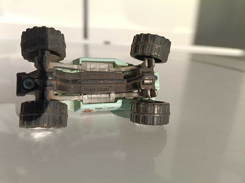 Matchbox , Hot Wheels , Maisto и други .