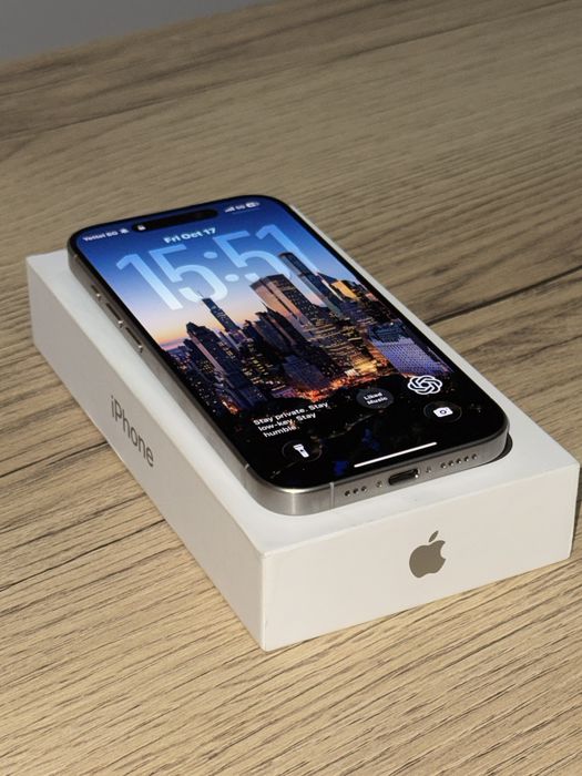 iPhone 15 pro white 128gb
