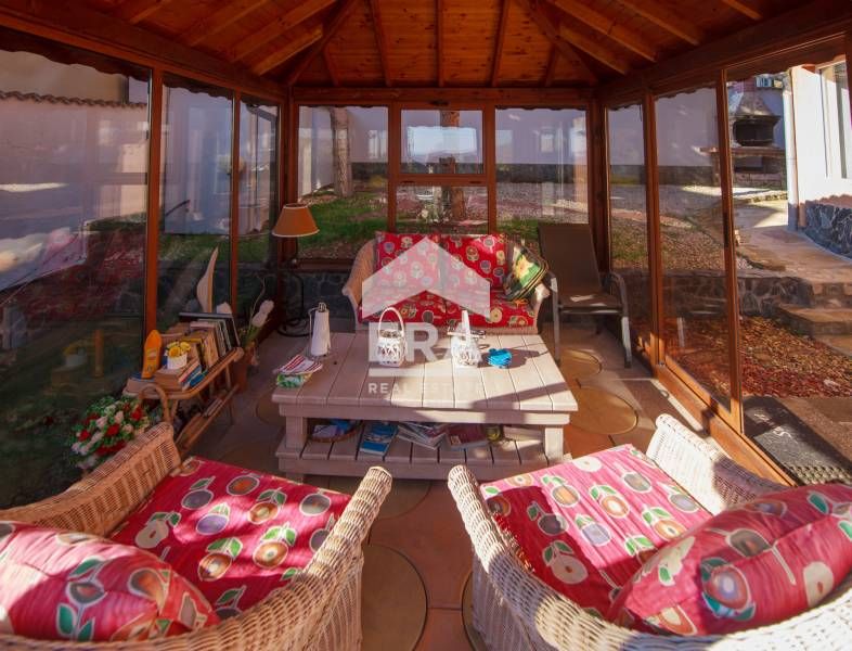 Продава се Къща в с. Рогачево, Област Добрич - 302 кв.м за 1640 €/кв.м - Снимка #3