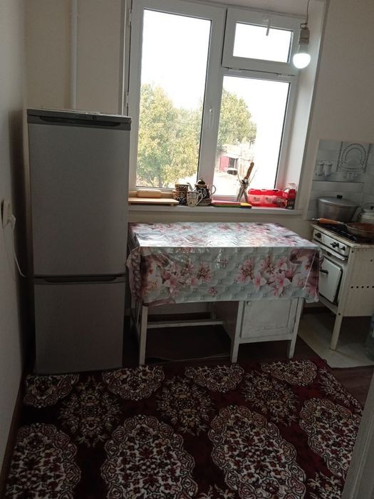 Чирчик шахар
3-микрораён
#1-хона 3-етаж 
Квартира ижарага берилади