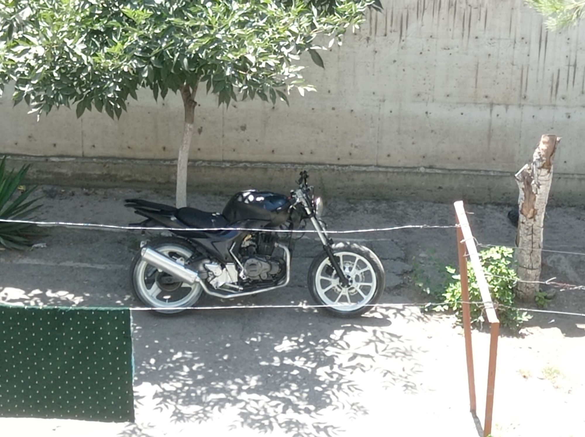 Mototsikl sotiladi varyantkayam beriladi