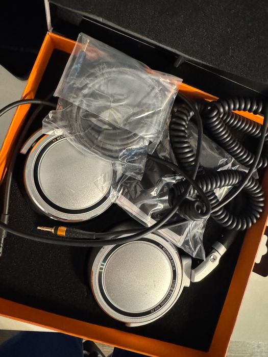 Neumann NDH 20 – Ca noi, studio, calitate premium