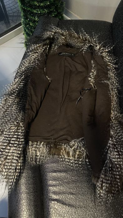 Прекрасен елек с косъм на Zara