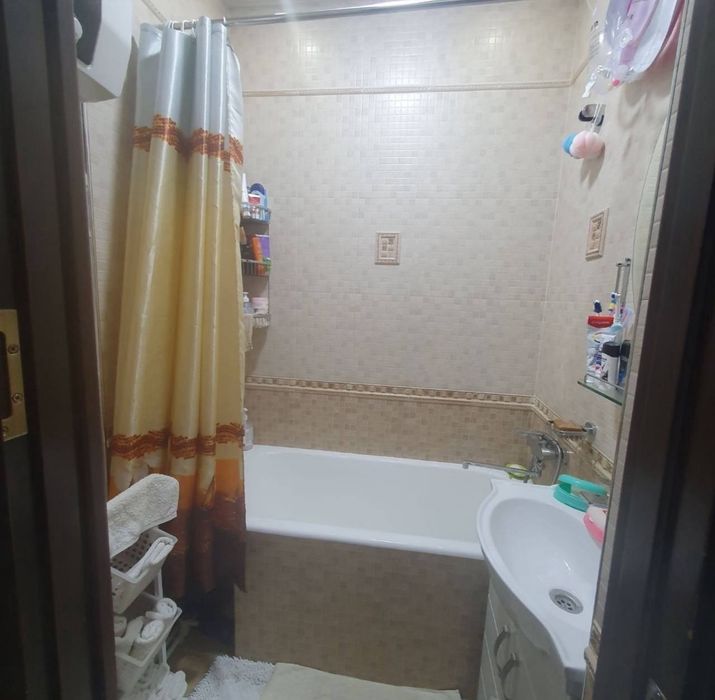 Срочно Продаётся Бобура 4/2/4 ремонт хороший с мебелью локации топ !