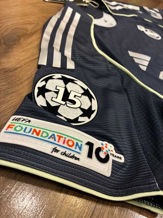 Аутентик екипи на Реал Мадрид 2024-2025