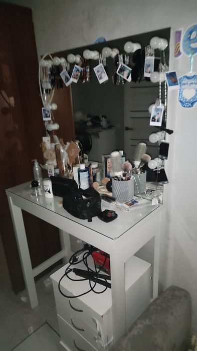 Продам зеркало в хорошем состоянии