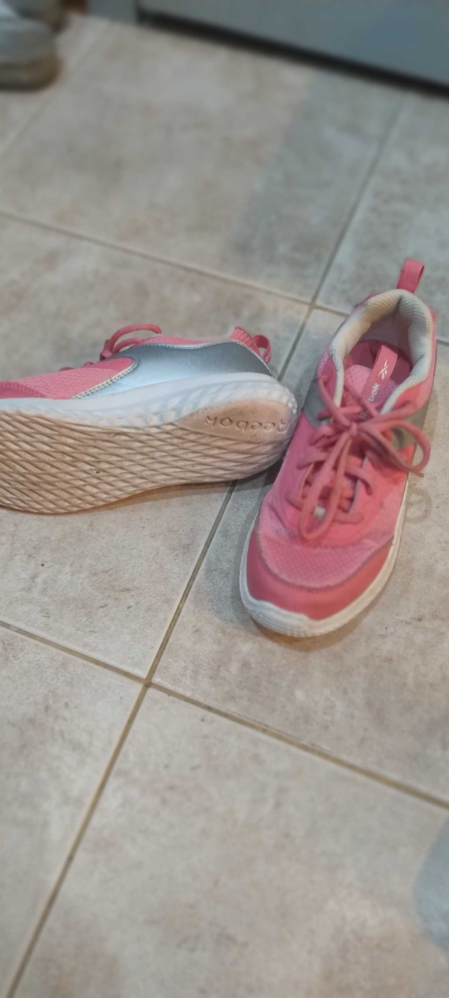 Детски маратонки reebok!