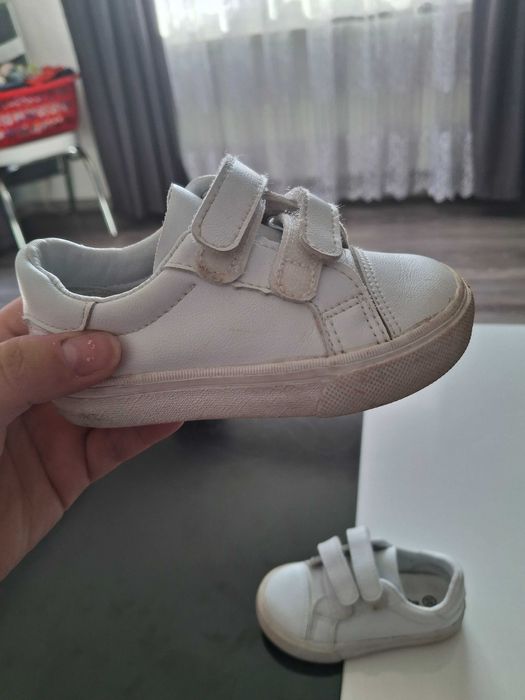Продавам обувки на символични цени.