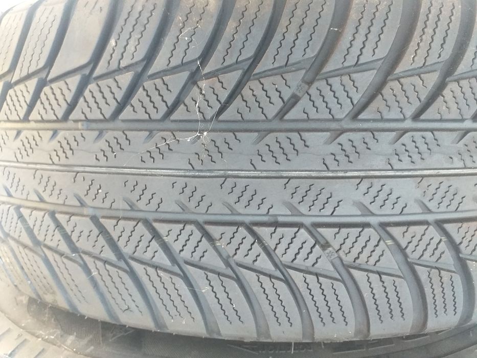 Гуми два броя 205/60/16