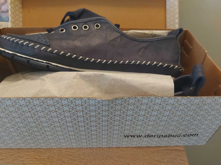 Нови обувки от естестествена кожа