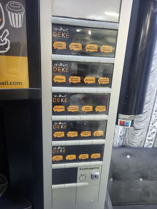 Automat de cafea, pret 4500 lei cu cititor inclus