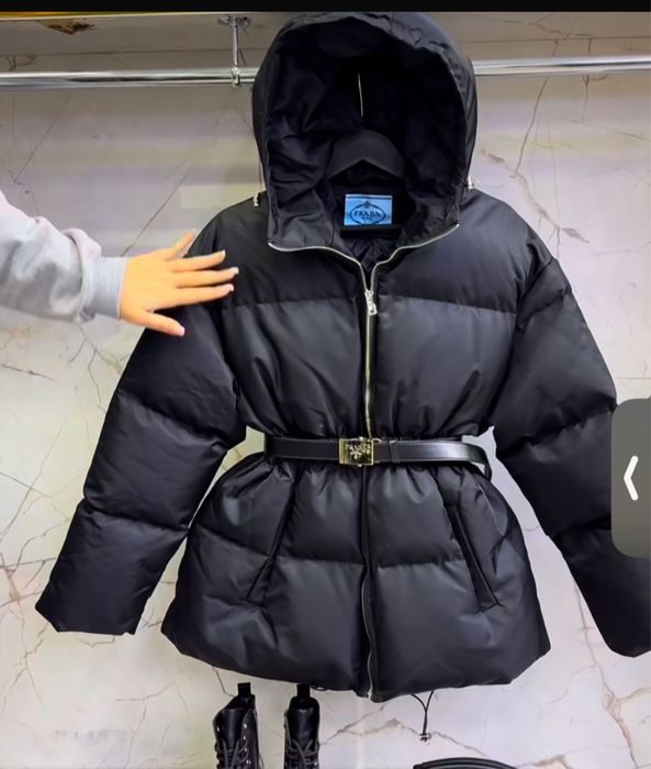 Продаю куртку Prada
