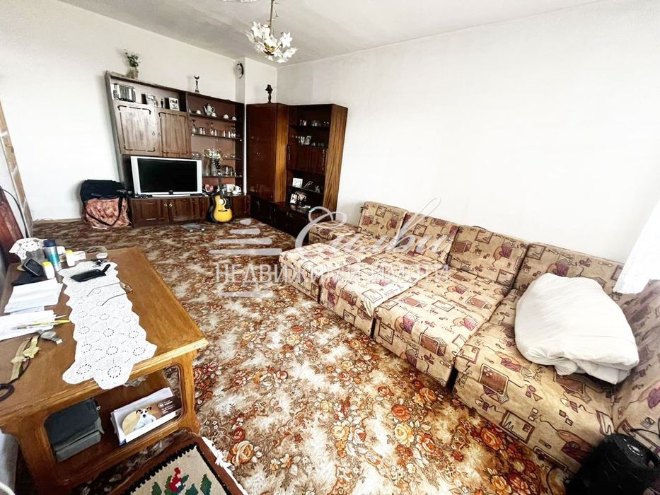 Двустаен СРЕДЕН апартамент  с ГАРАЖНА клетка – кв. Еверест!