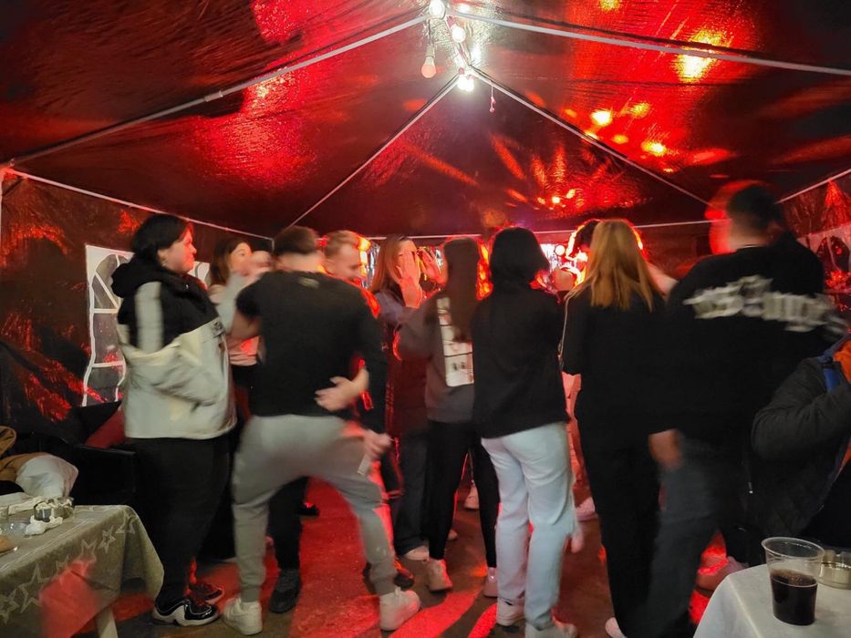 Dj evnimente , sonorizare ,schela lumini ,majorate ,nunti , botezuri ,