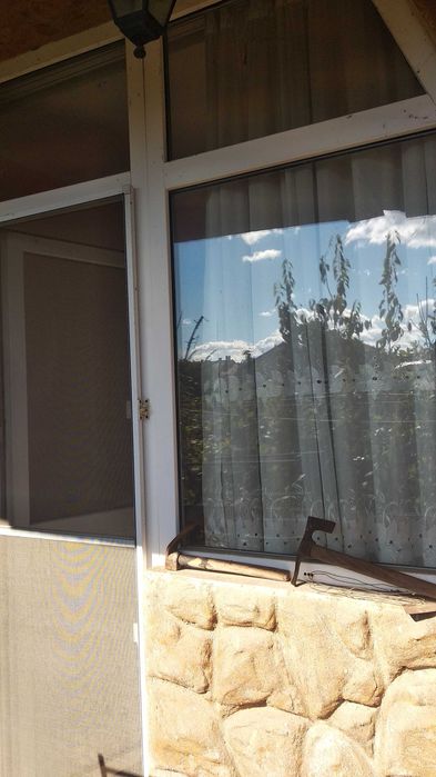 Дава се под наем Тристаен апартамент в с. Черни връх, Област Бургас - 47 кв.м за 49900 € - Снимка #2