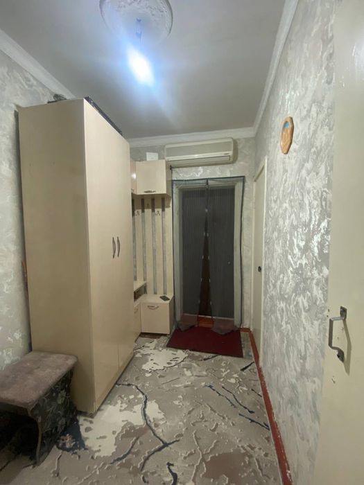 2хоналик 2этаждан квартира сотилади 17мактабни оркаси 570млн утилади