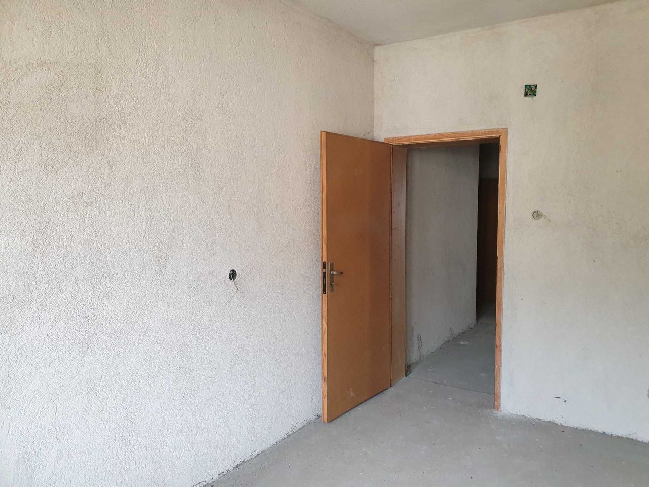 Продава се Многостаен апартамент в Карлово - 150 кв.м за 935 €/кв.м - Снимка #5