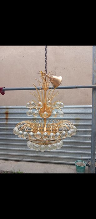 Продам две люстры