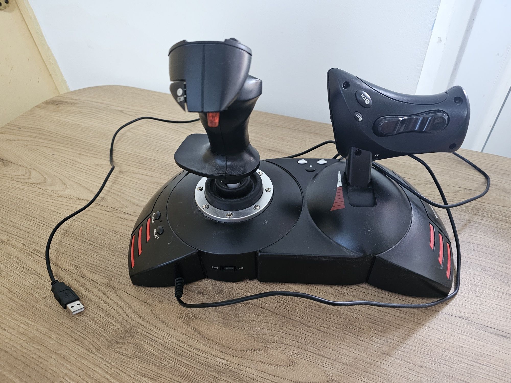 Joystick flight simulator Thrustmaster T Flight Hotas X