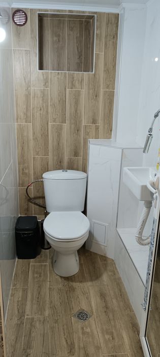 Къща в гр.Чепеларе на 3 етажа с бетонни плочи,във самостоятелен двор и