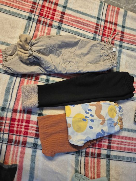 Lot haine marimea 98 baieti .