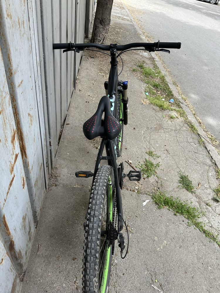 Scott Voltage YZ20  Mountain Bike - 26” Wheels -24 Gears  SIZE “L”