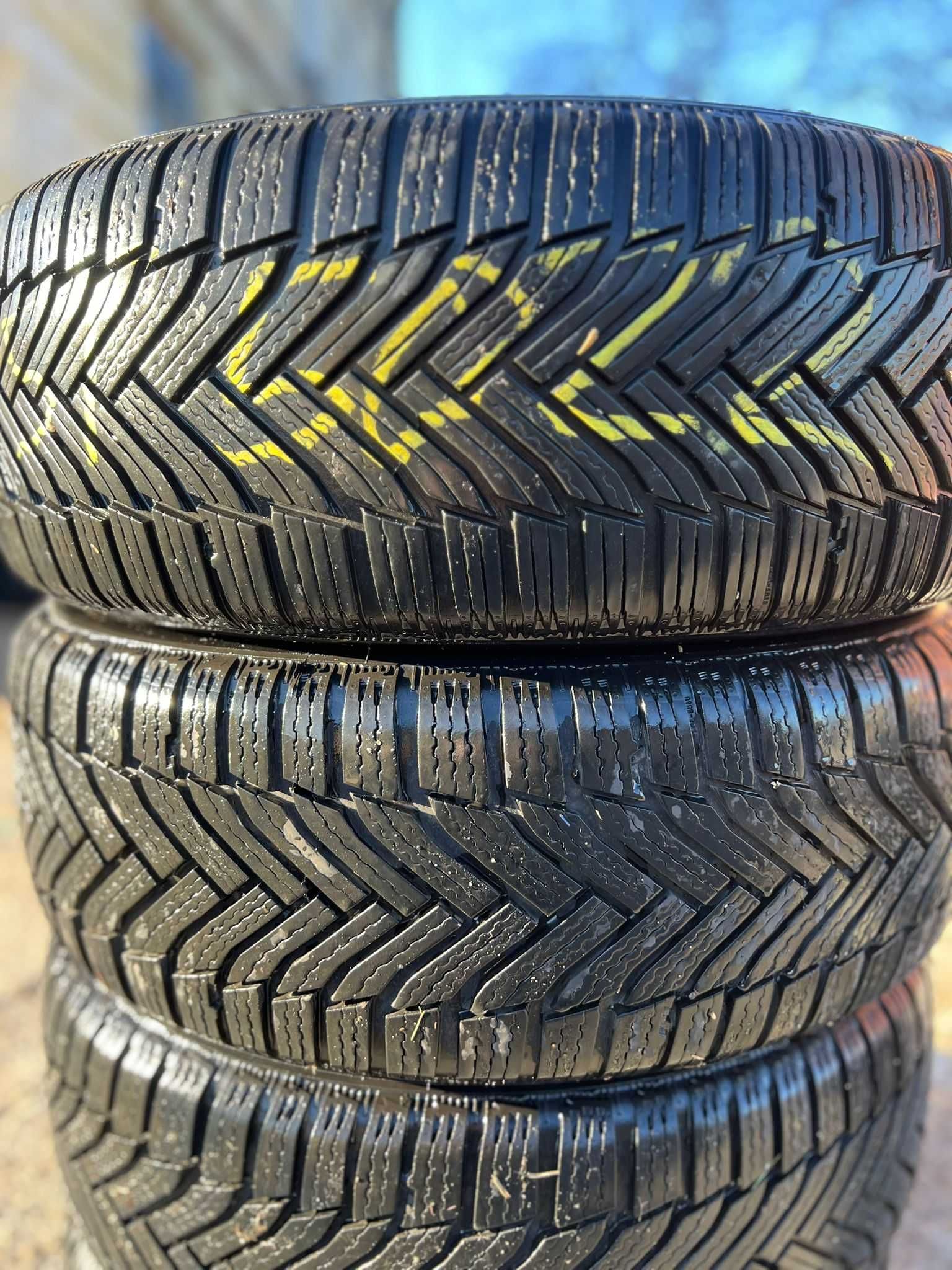 Зимни гуми 215 60 16 Michelin Alpin 6  DOT 2722 грайфер 6.5мм