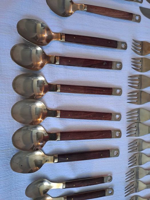 set 36 tacamuri bronz lemn trandafir
