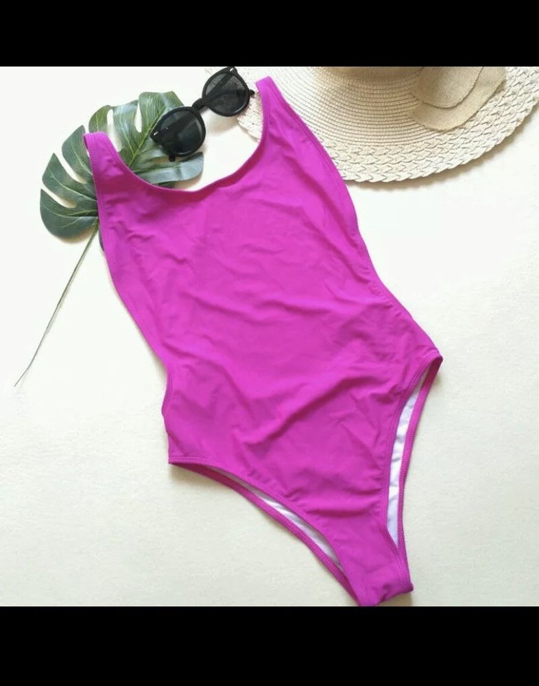 Vand costum de baie nou