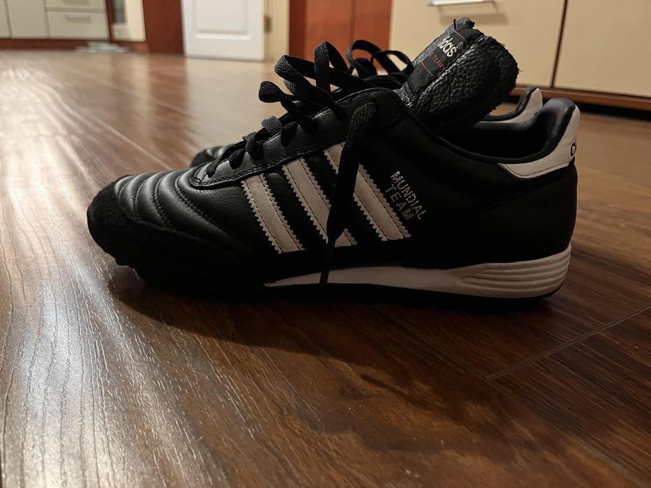 Adidas обувки за футбол- стоножки