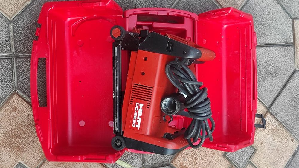 Mașina de făcut caneluri HILTI DC-SE 20 in stare excelenta