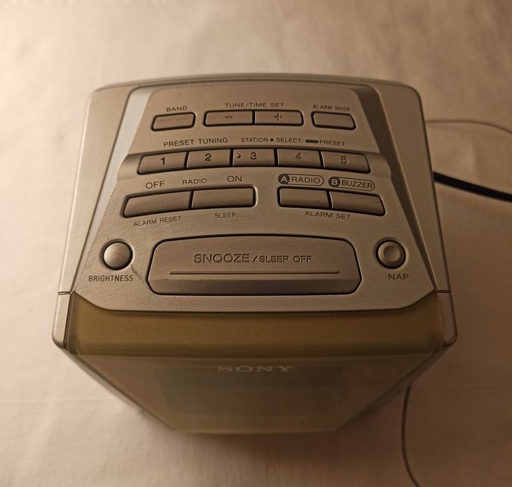 SONY - Boxă wireless portabilă / Radio digital FM+LW+MW ceas alarmă