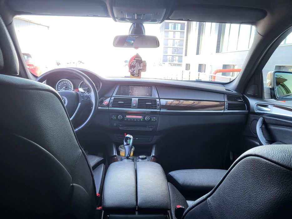 Vând bmw x6  2011 245 cp