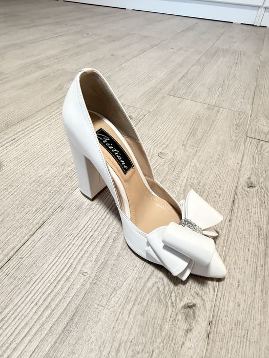 Vand pantofi mireasa 37 noi
