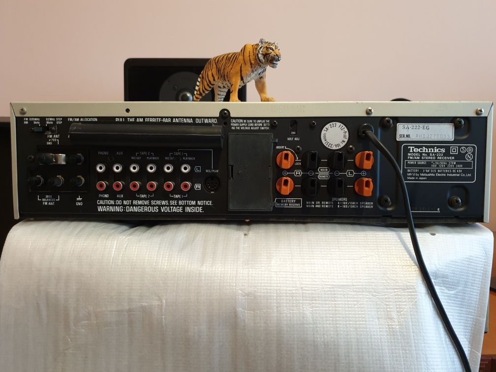 Technics SA-222. Receiver vintage superb. Sunet analogic de vis.