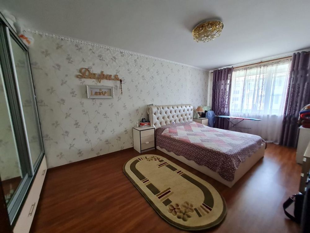 Продам 3 комнатную Центр