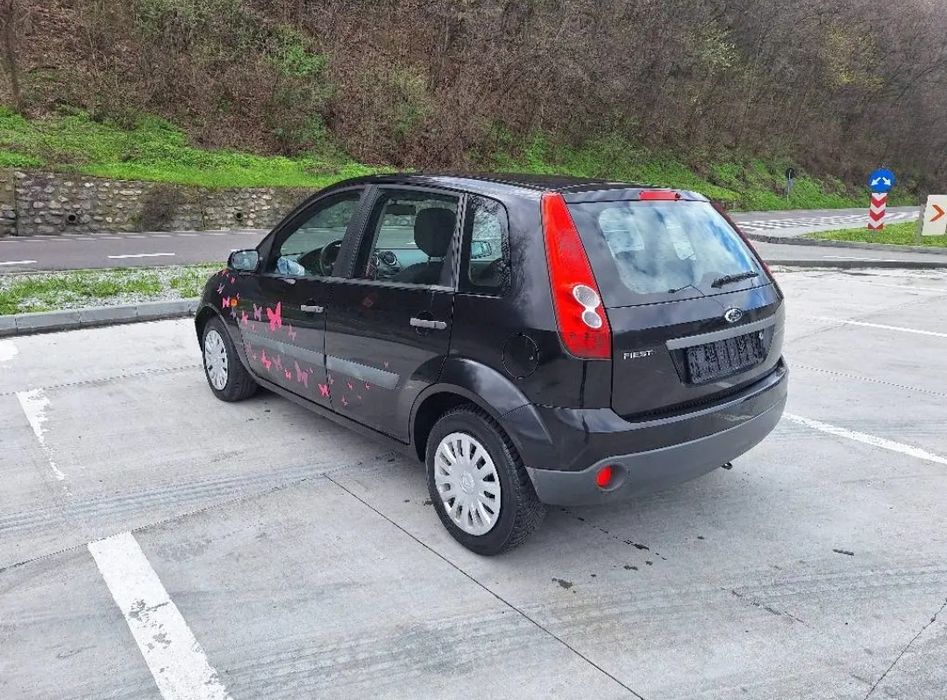Ford fiesta 1,4 benzina an 2007 euro 4 Clima /Oglinzi electrice/Inchid