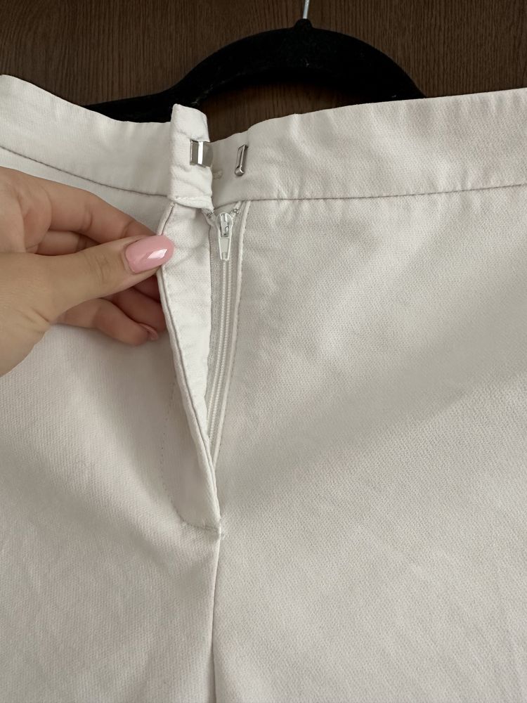 Pantaloni casual albi Zara