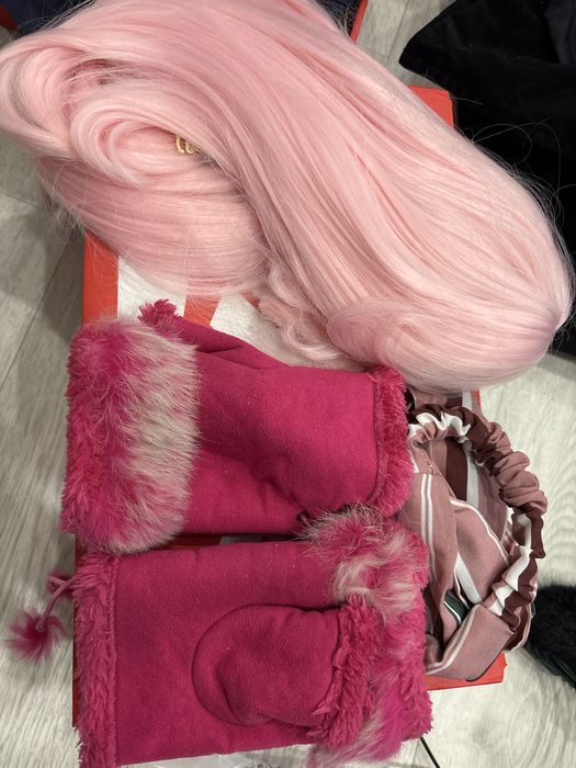 Дълга розова перука+подарък позови ръкавици и бандана