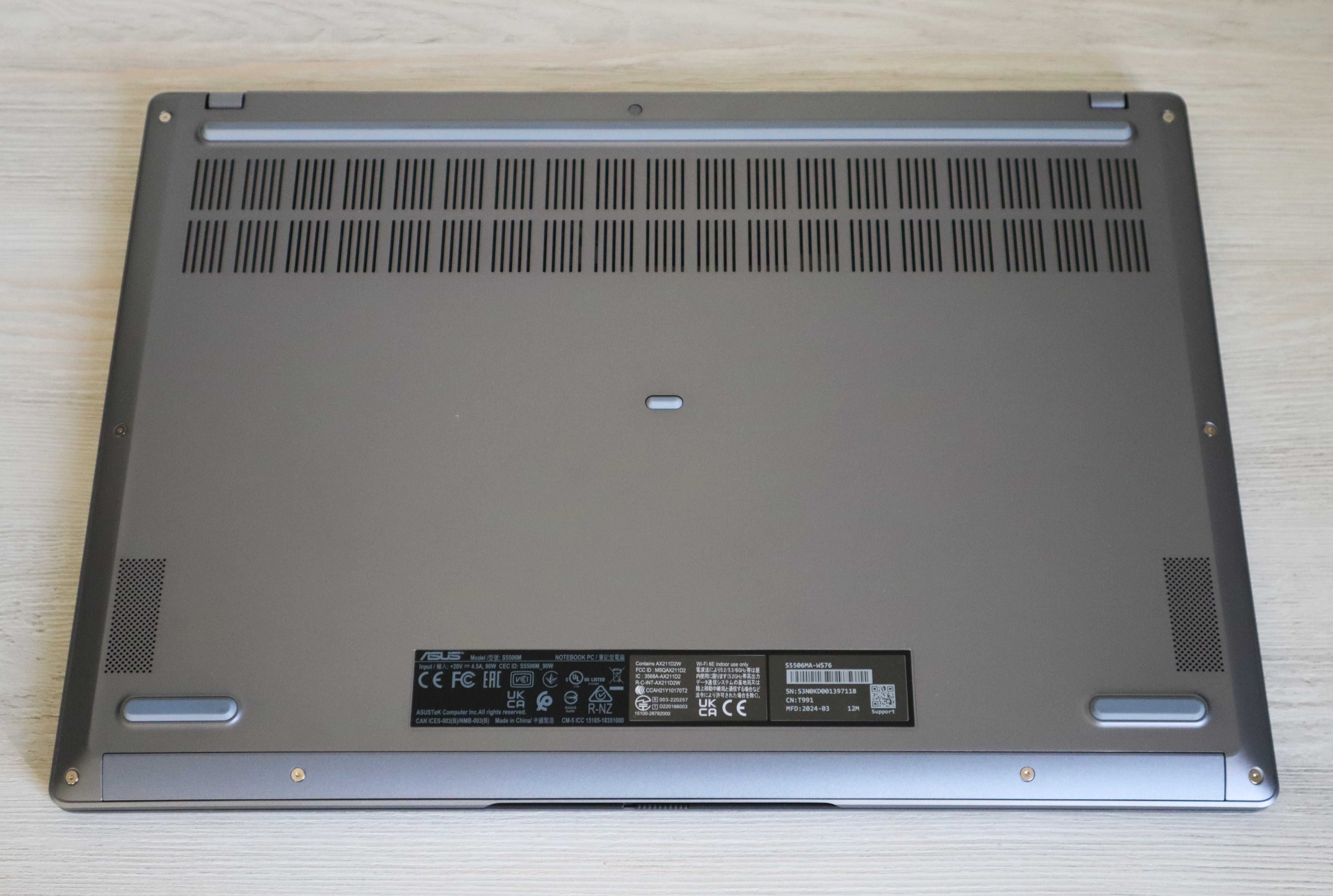 Asus VivoBook/Ultra 7-155H/16GB DDR5/1TB SSD/Display OLED 120Hz 3k