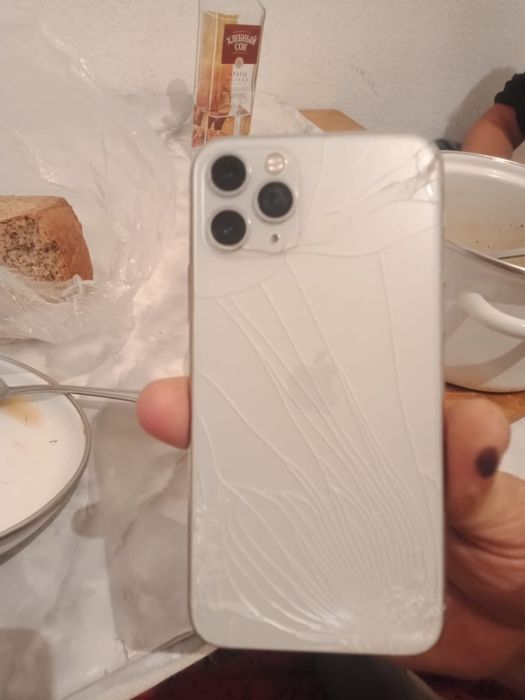 Продам айфон 11про