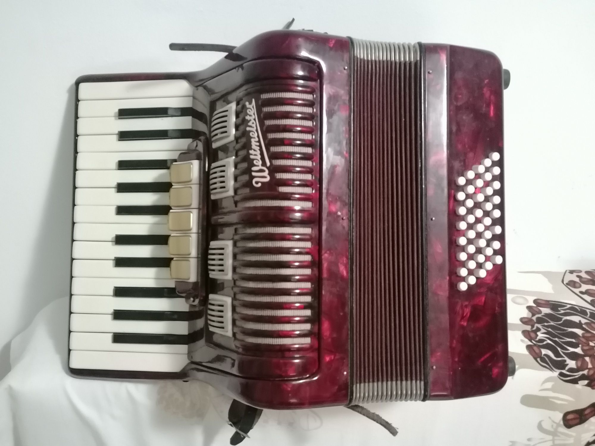 Acordeon Weltmeister cu 40 de basi/ nu Hohner