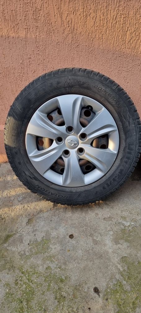 Jante, capace Hyundai 15 5x114,3 și cauciucuri  Goodyear iarnă m+s 205