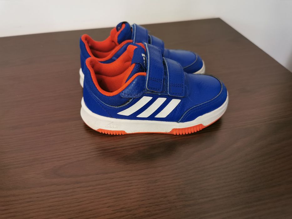 Маратонки адидас и найк