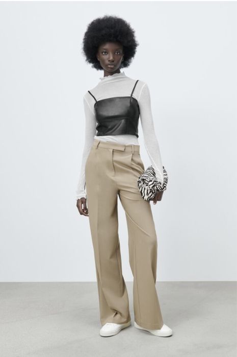 Топ из экокожи Zara