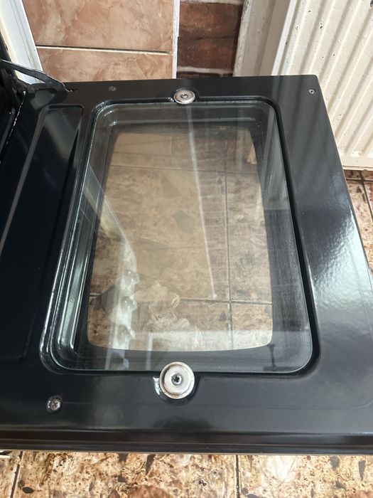 Ofer servicii de curatenie SMM PURE CLEAN