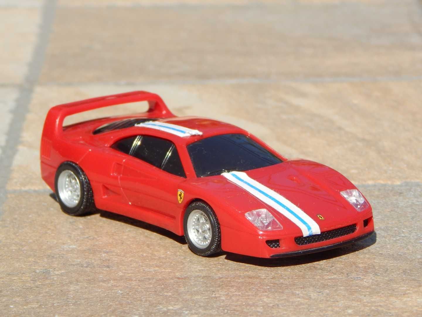 Macheta jucarie Ferrari F40 Hot Wheels 1:38 V Power Shell