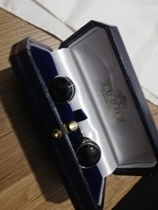 Vând costum complet Tudor Tailor a fost 5500 ron sau schimb cu ceva